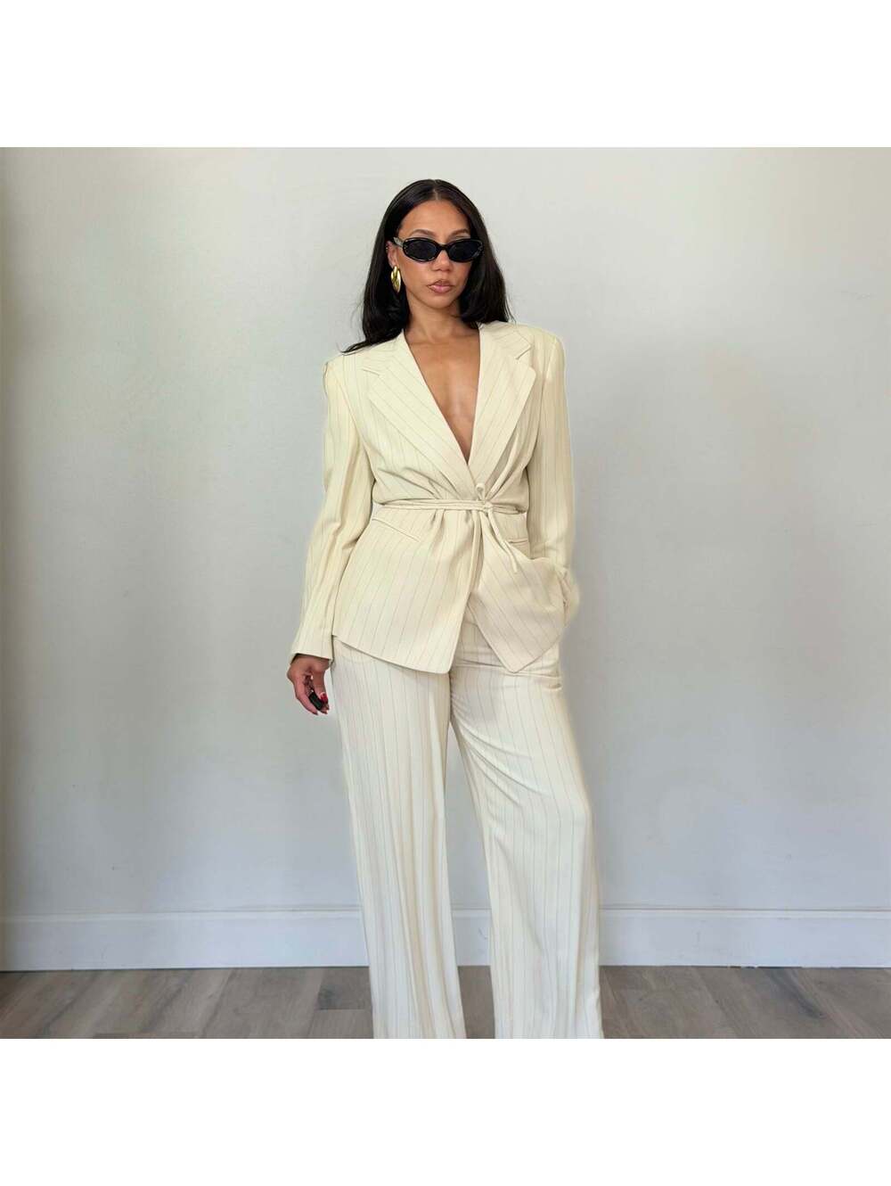 Escada - Picture 2 of 9